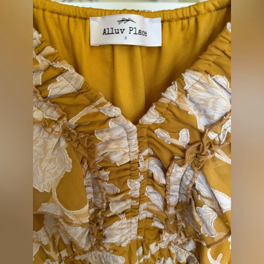 Alluv Place Floral Dress - Picture 2 of 5